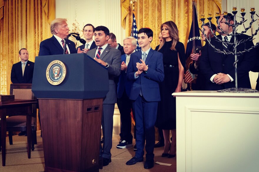 Φωτογραφίες: Κατάμεστος ο Λευκός Οίκος, γιόρτασε το Χανουκά