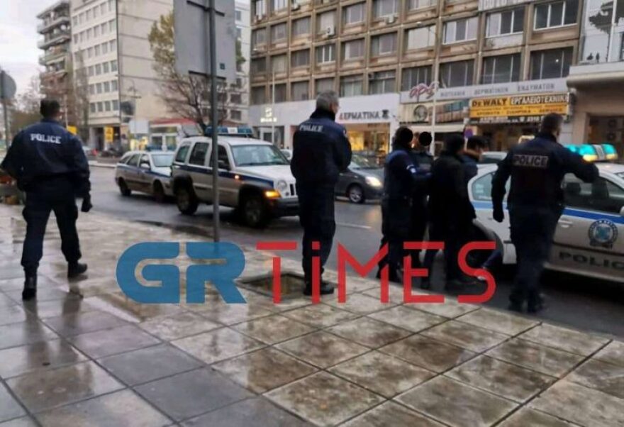 Σοβαρό επεισόδιο στη Θεσσαλονίκη: Αιματηρή συμπλοκή αλλοδαπών με τουλάχιστον έναν τραυματία