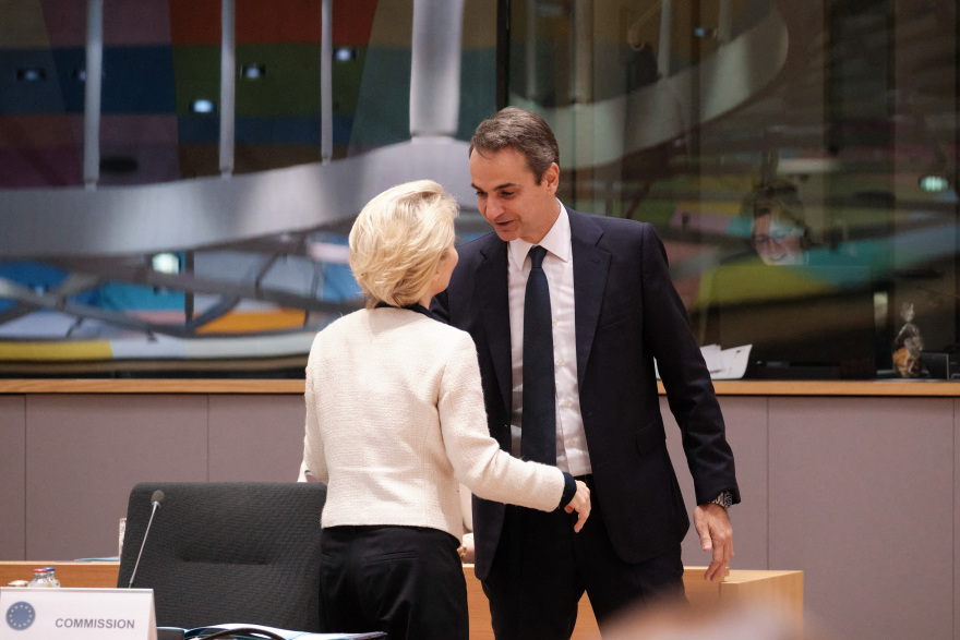 Σύνοδος Κορυφής: Τετ α τετ Μητσοτάκη με Μέρκελ, Μακρόν, Φον ντερ Λάιεν, Λαγκάρντ, και Σάντσεθ 