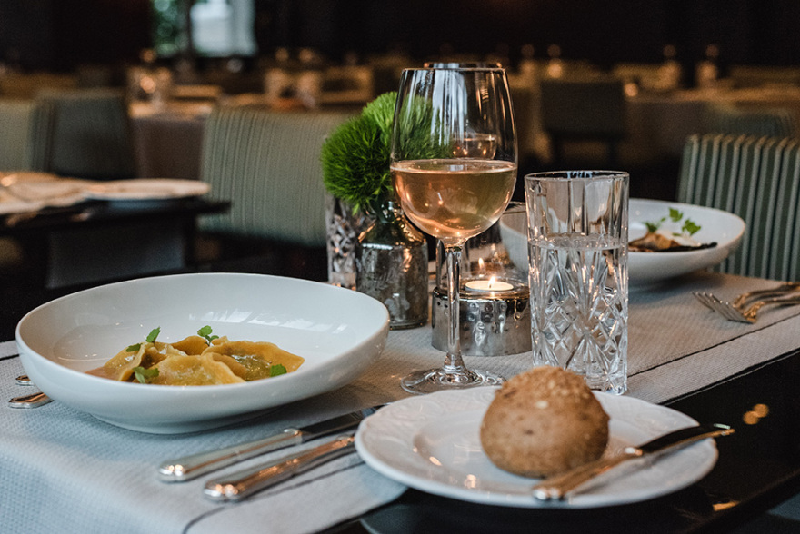 Φορέστε  τα γιορτινά σας και ελάτε να γιορτάσουμε μαζί 