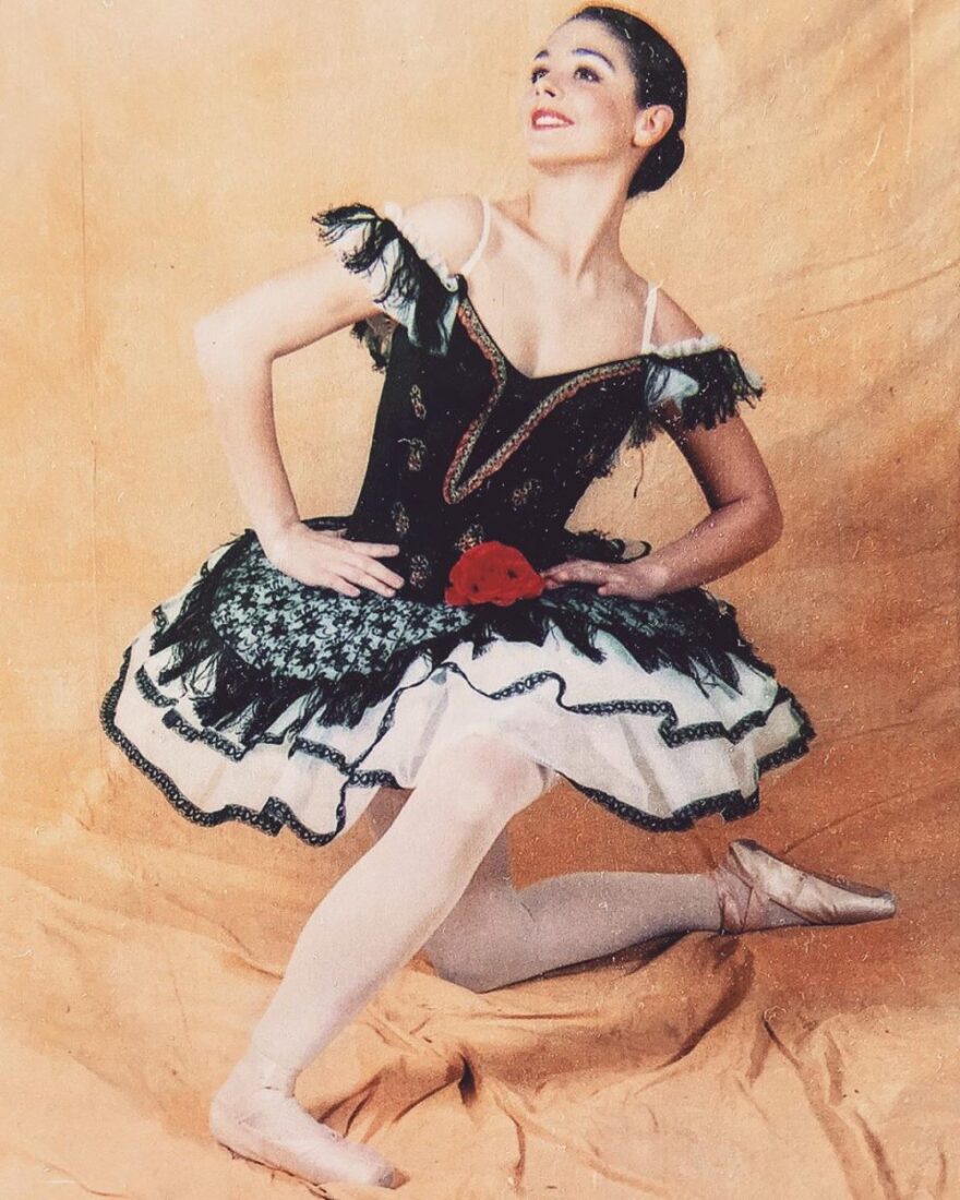 H 13χρονη μπαλαρίνα είναι γνωστή Ελληνίδα ηθοποιός