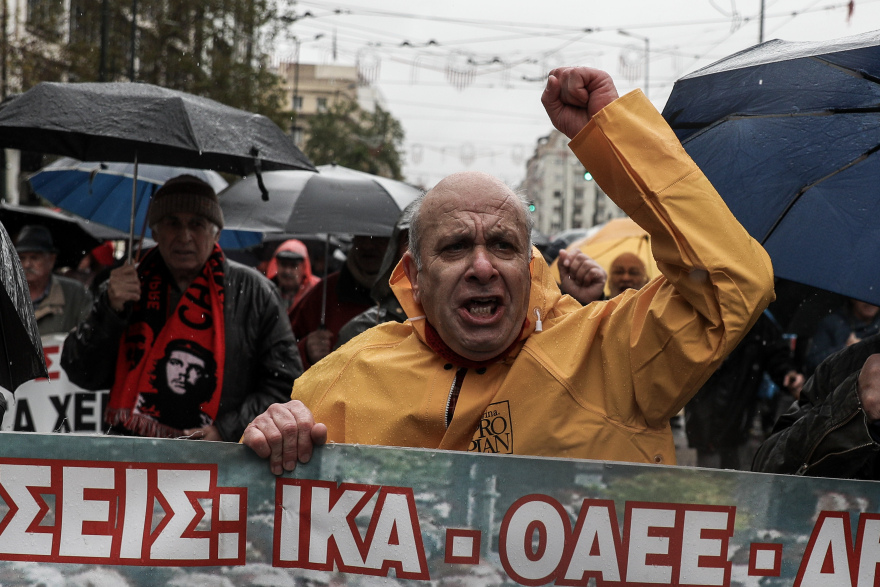 Πανελλαδικό συλλαλητήριο των συνταξιούχων στα Προπύλαια