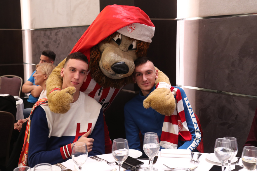 Βίντεο: Η χριστουγεννιάτικη γιορτή της ΚΑΕ Ολυμπιακός