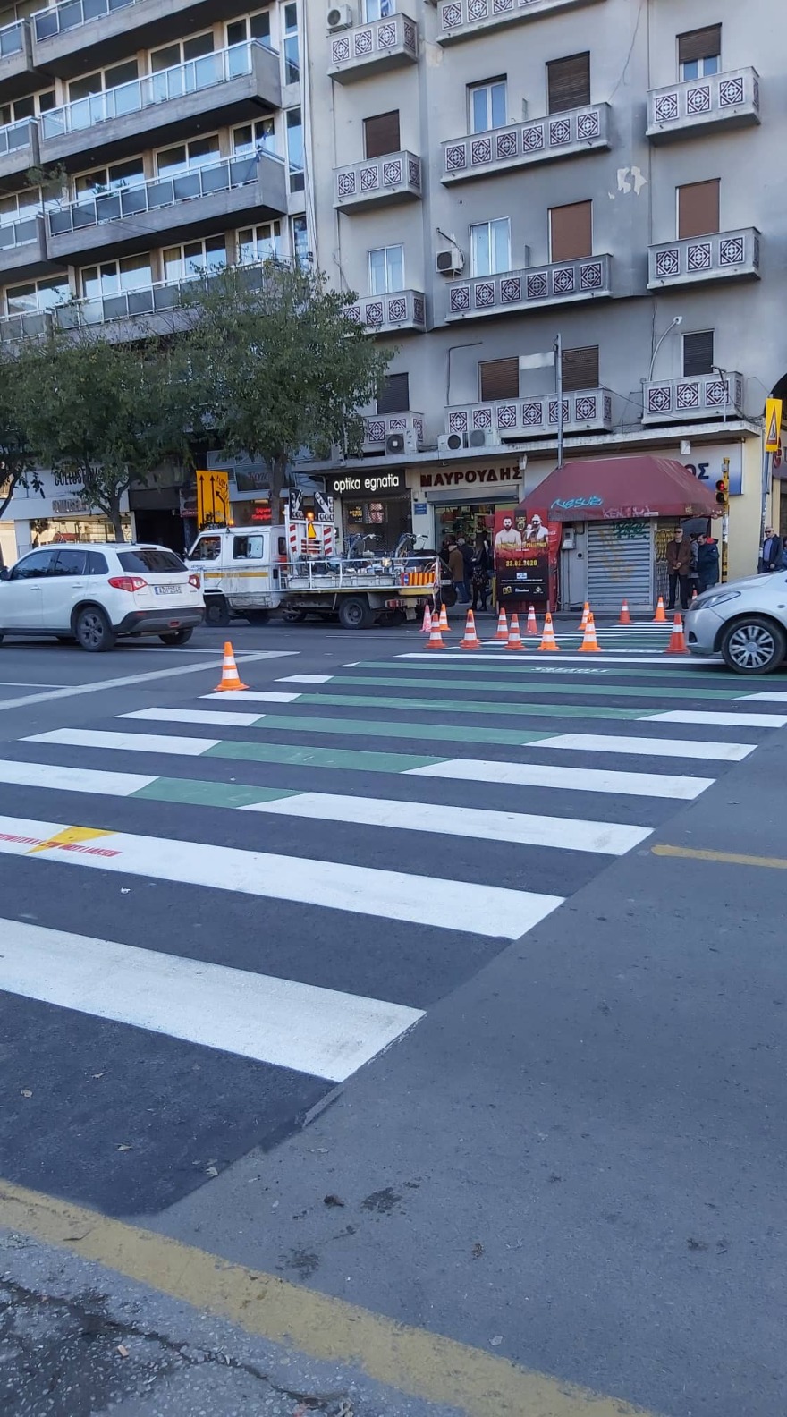 Θεσσαλονίκη: Γιορτινή... διάβαση για τους πεζούς σε κεντρικό δρόμο της πόλης