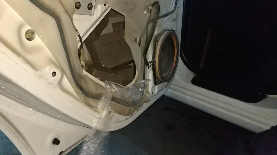 Θεσσαλονίκη: Έκρυβε περίπου έξι κιλά ηρωίνης στην ταπετσαρία του αυτοκινήτου του