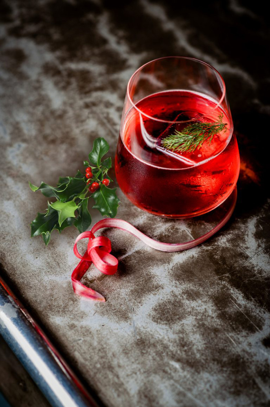 7 bars της Αθήνας μας σερβίρουν τα καλύτερα χριστουγεννιάτικα cocktails