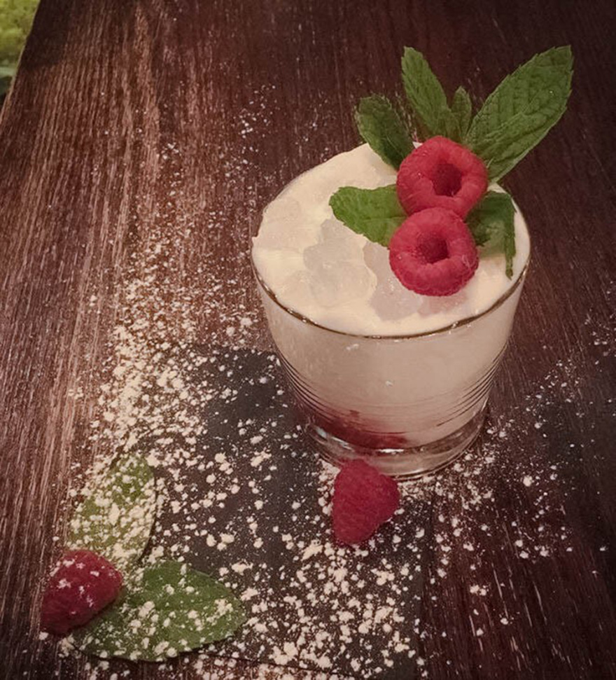 7 bars της Αθήνας μας σερβίρουν τα καλύτερα χριστουγεννιάτικα cocktails