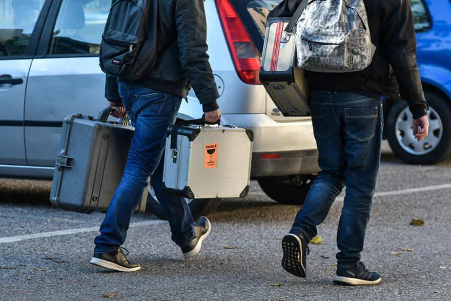 Βρέθηκε εκρηκτικός μηχανισμός πίσω από το ΑΤ Ζωγράφου - Δείτε τη στιγμή της ελεγχόμενης έκρηξης