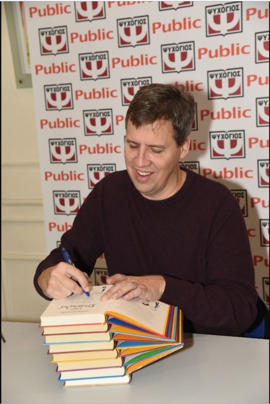 Ο συγγραφέας Τζεφ Κίνι έκανε «κακό χαμό» στη χώρα μας