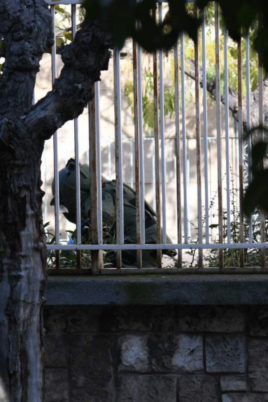 Βρέθηκε εκρηκτικός μηχανισμός πίσω από το ΑΤ Ζωγράφου - Δείτε τη στιγμή της ελεγχόμενης έκρηξης