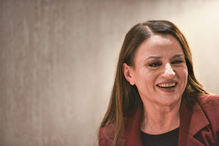 Καρυοφυλλιά Καραμπέτη: Για χάρη  της «Ευτυχίας» άρχισα το τσιγάρο και το μπαρμπούτι