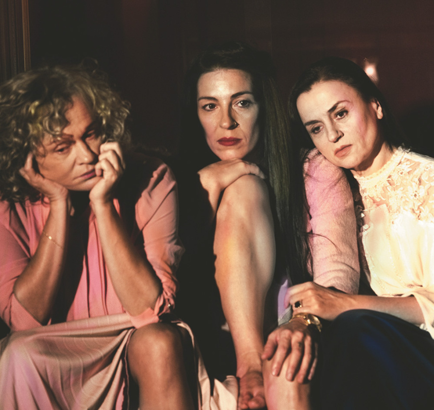 Καρυοφυλλιά Καραμπέτη: Για χάρη  της «Ευτυχίας» άρχισα το τσιγάρο και το μπαρμπούτι