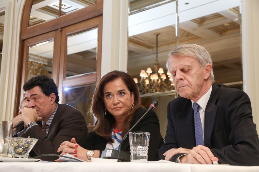 Ελληνοτουρκικά: Επανεκκίνηση διαπραγματεύσεων με Τουρκία για προσφυγή στη Χάγη ζήτησαν Βενιζέλος-Μπακογιάννη