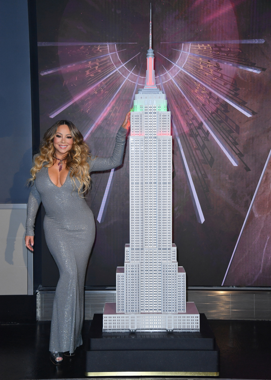  H Μαράια Κάρεϊ φωταγώγησε το Empire State Building στη Νέα Υόρκη 