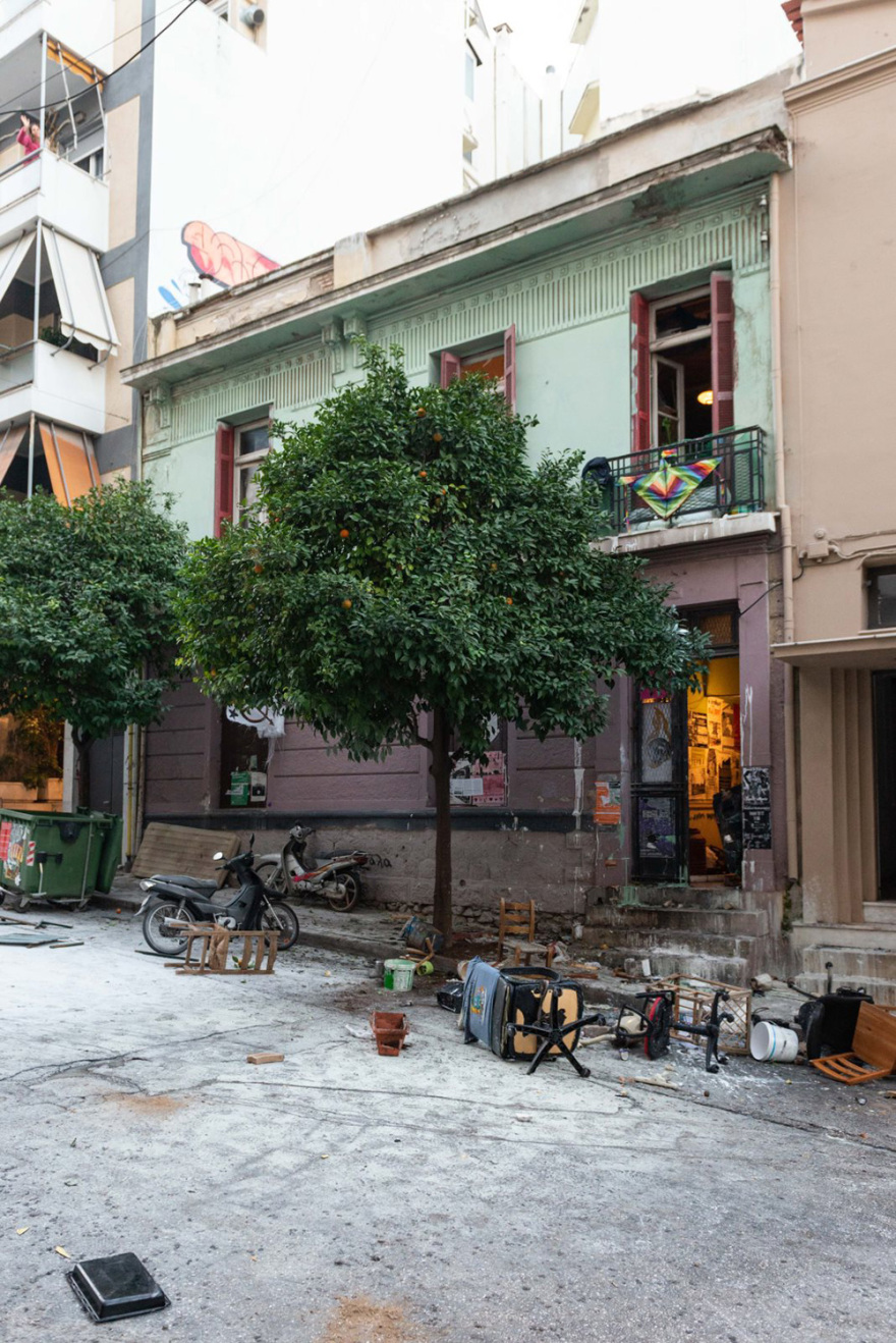 ΕΛΑΣ: Έτσι έγινε η επιχείρηση στο Κουκάκι - Παγίδα θανάτου με καρφιά και «καταπέλτη» είχαν φτιάξει οι καταληψίες