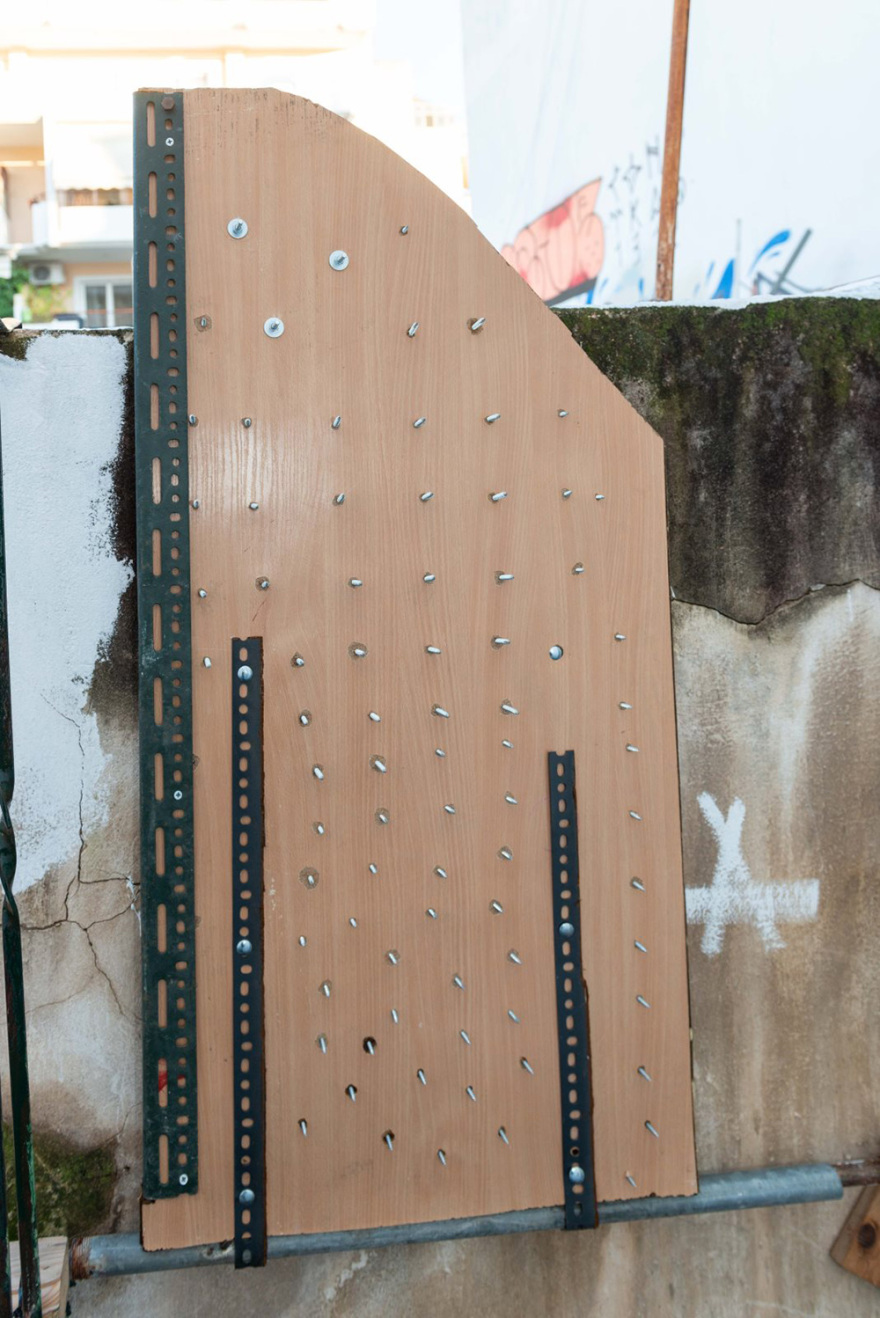 ΕΛΑΣ: Έτσι έγινε η επιχείρηση στο Κουκάκι - Παγίδα θανάτου με καρφιά και «καταπέλτη» είχαν φτιάξει οι καταληψίες