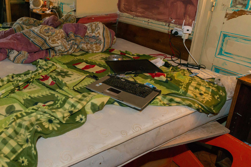 ΕΛΑΣ: Έτσι έγινε η επιχείρηση στο Κουκάκι - Παγίδα θανάτου με καρφιά και «καταπέλτη» είχαν φτιάξει οι καταληψίες