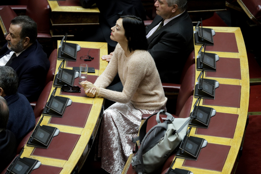 Βουλή: 158 «ναι» στον προϋπολογισμό - 2,8% ανάπτυξη και 1,81 δισ. ελαφρύνσεις