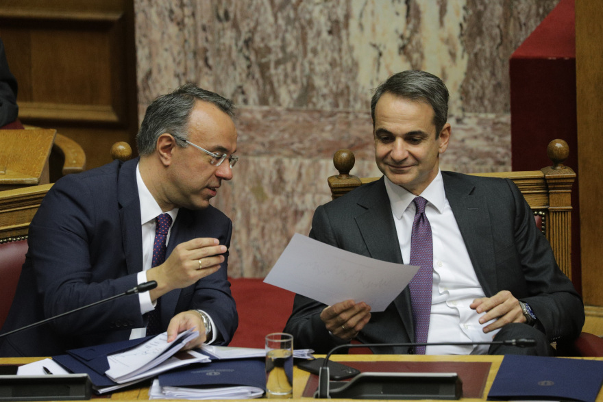 Βουλή: 158 «ναι» στον προϋπολογισμό - 2,8% ανάπτυξη και 1,81 δισ. ελαφρύνσεις