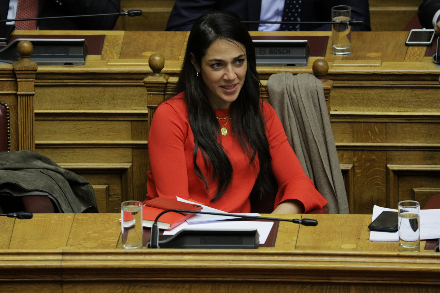 Βουλή: 158 «ναι» στον προϋπολογισμό - 2,8% ανάπτυξη και 1,81 δισ. ελαφρύνσεις