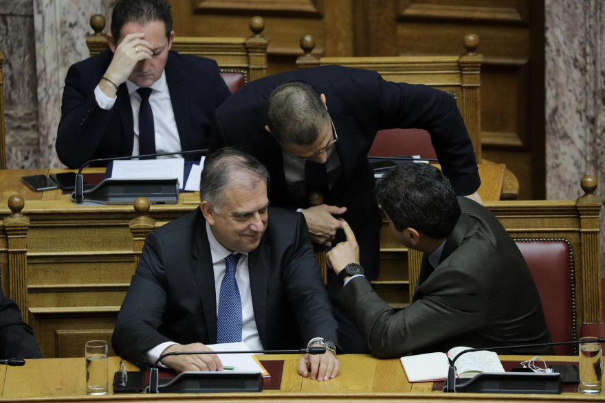 Βουλή: 158 «ναι» στον προϋπολογισμό - 2,8% ανάπτυξη και 1,81 δισ. ελαφρύνσεις