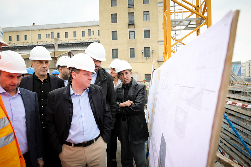 Καραμανλής: «Το 2022 το μετρό στον Πειραιά»