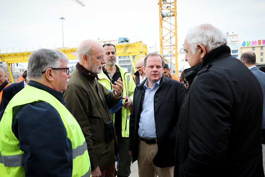 Καραμανλής: «Το 2022 το μετρό στον Πειραιά»