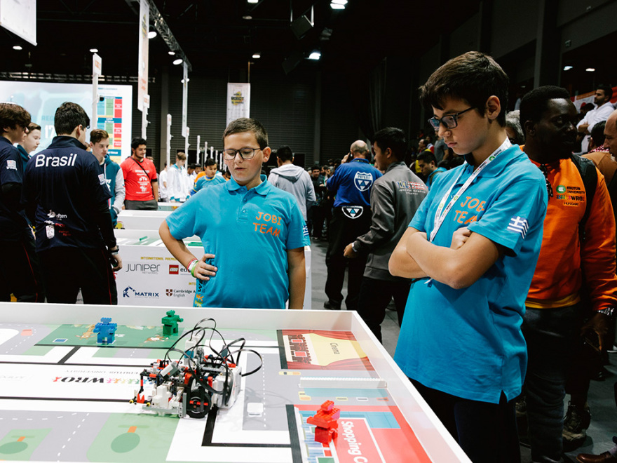 Η Ελλάδα στον παγκόσμιο χάρτη της εκπαιδευτικής ρομποτικής: πρωτιά σε μετάλλια στην Ολυμπιάδα Εκπαιδευτικής Ρομποτικής