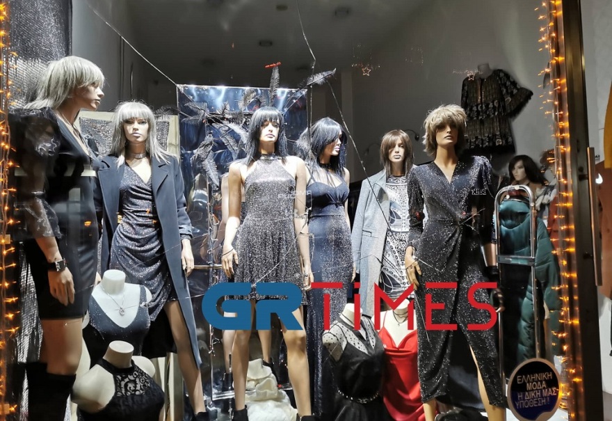 Θεσσαλονίκη: Αντιεξουσιαστές έσπασαν βιτρίνες καταστημάτων