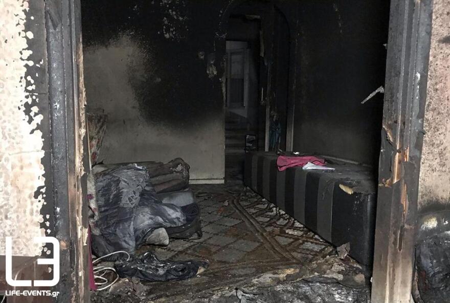 Φωτιά σε πολυκατοικία στη Θεσσαλονίκη: Τελευταία στιγμή σώθηκαν τρία παιδιά από διαμέρισμα 