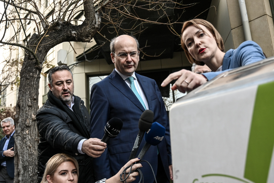 Τα πρώτα ηλεκτρικά αυτοκίνητα στο υπουργείο Περιβάλλοντος