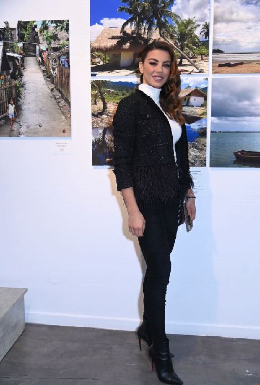 Φωτογραφίες: Η πρώτη έκθεση φωτογραφίας του Γρηγόρη Αρναούτογλου - Πλήθος επωνύμων