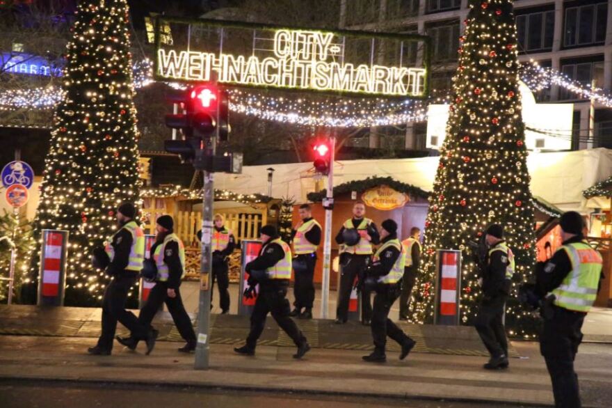 Βερολίνο:Λήξη συναγερμού στη χριστουγεννιάτικη αγορά που εκκενώθηκε