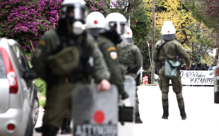 Επεισόδια στο Μαρούσι - Αντιεξουσιαστές προσπάθησαν να ανακαταλάβουν την έπαυλη Κουβέλου 