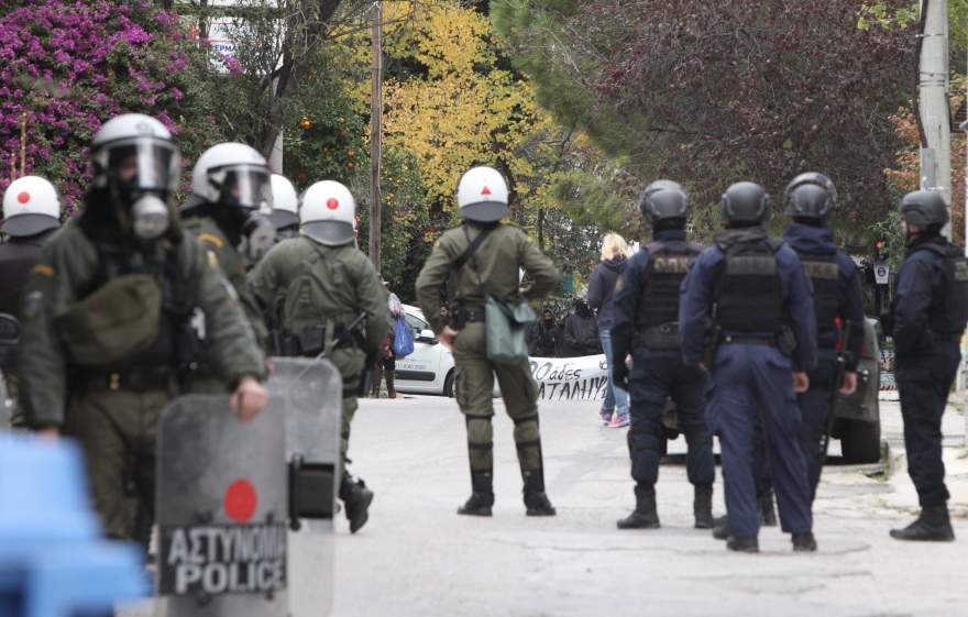 Επεισόδια στο Μαρούσι - Αντιεξουσιαστές προσπάθησαν να ανακαταλάβουν την έπαυλη Κουβέλου 