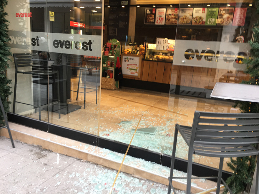 Επεισόδια στο Μαρούσι - Αντιεξουσιαστές προσπάθησαν να ανακαταλάβουν την έπαυλη Κουβέλου 