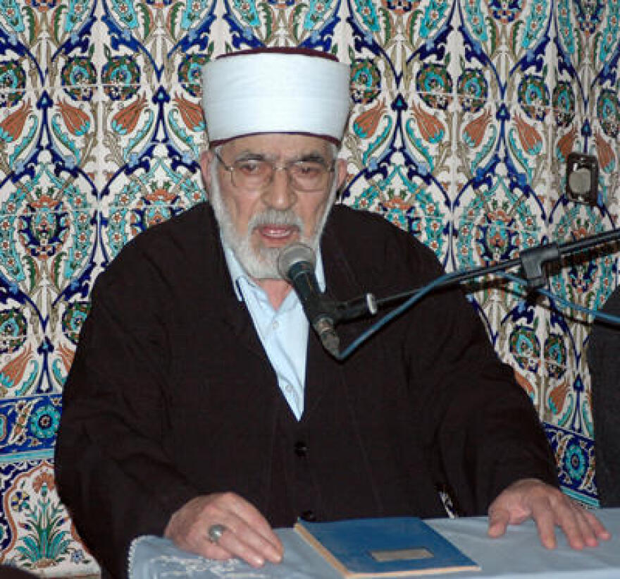 Επεισοδιακή η κηδεία του πρώην νόμιμου μουφτή Κομοτηνής