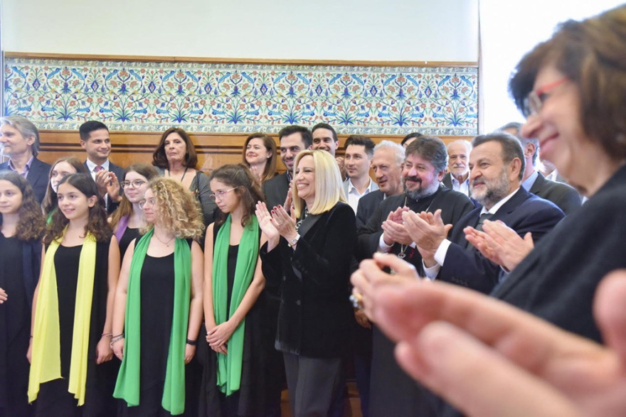 Φώφη Γεννηματά: «Κάθε ευχή και μια ελπίδα. Ας την κάνουμε αληθινή» 