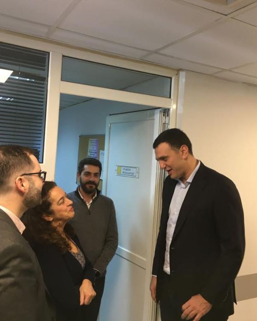 Επίσκεψη Κικίλια στο ψυχιατρικό νοσοκομείο «Δαφνί» ανήμερα των Χριστουγέννων