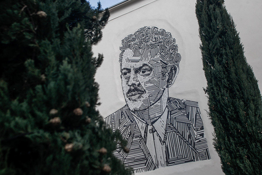 Βασίλης Τσιτσάνης: Δείτε το εντυπωσιακό ψηφιδωτό με τη μορφή του μεγάλου συνθέτη στα Τρίκαλα