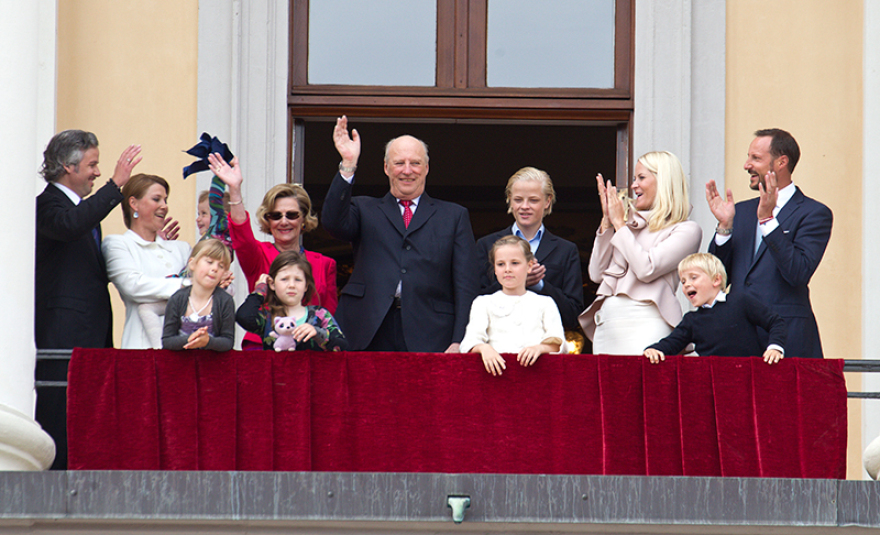 Αυτοκτόνησε ο συγγραφέας Άρι Μπεν, πρώην γαμπρός του βασιλιά της Νορβηγίας