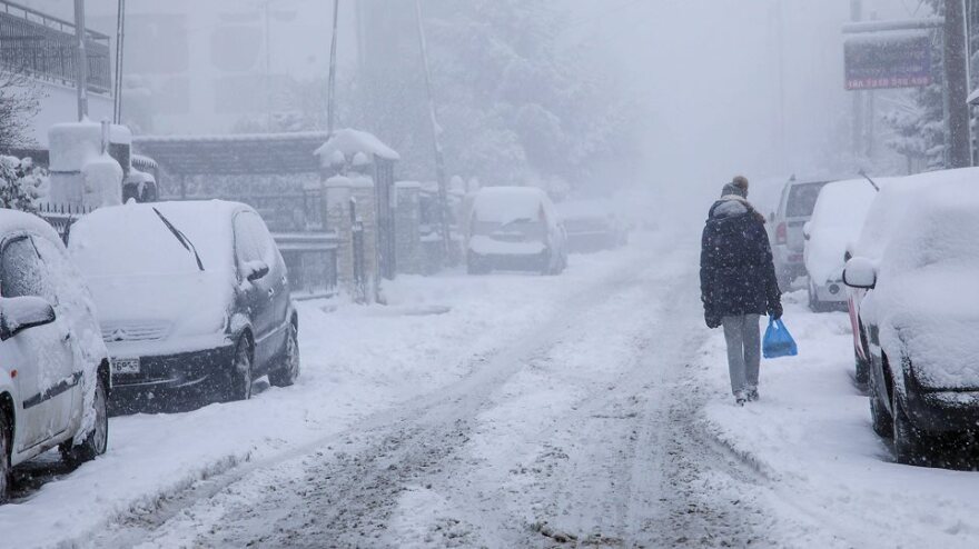 Καιρός: Yποχωρεί η κακοκαιρία «Ζηνοβία» - Παραμένουν οι πολύ χαμηλές θερμοκρασίες 