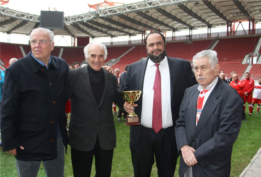 Έφυγε από την ζωή ο θρύλος του Ολυμπιακού Ηλίας Ρωσίδης