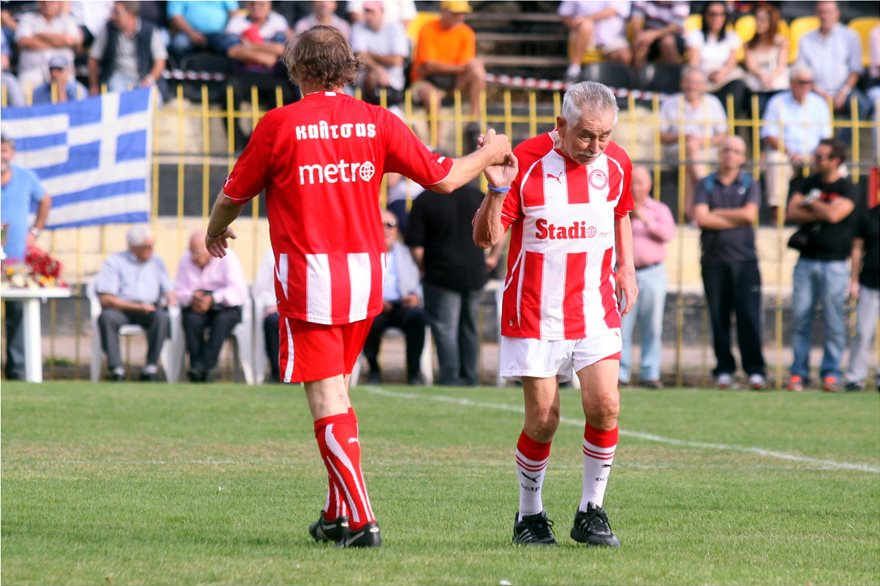 Έφυγε από την ζωή ο θρύλος του Ολυμπιακού Ηλίας Ρωσίδης
