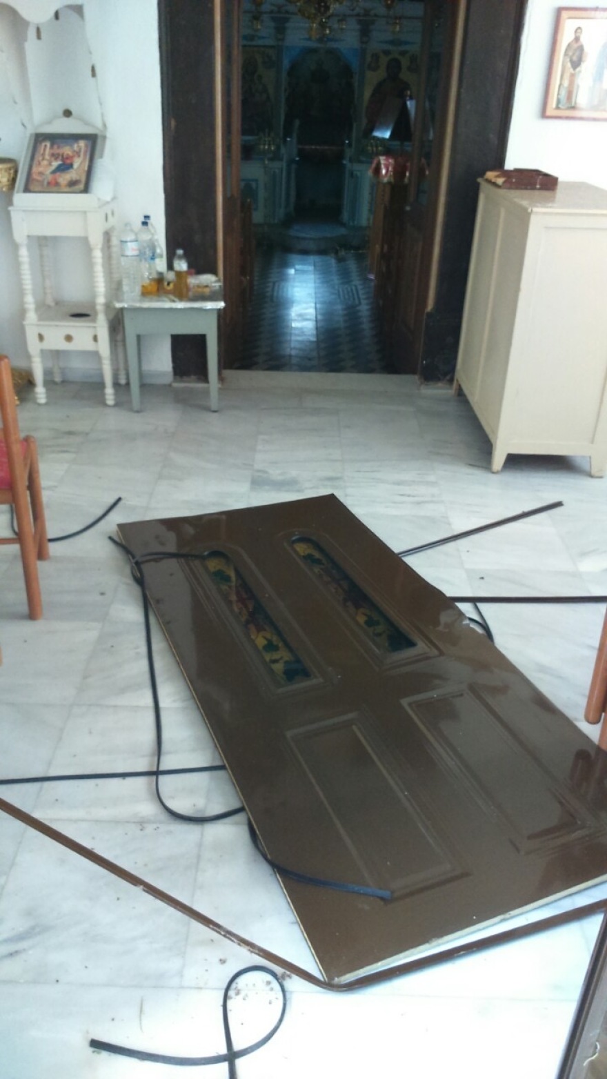 Χίος: Ιερόσυλοι έβαλαν φωτιά σε εκκλησία 