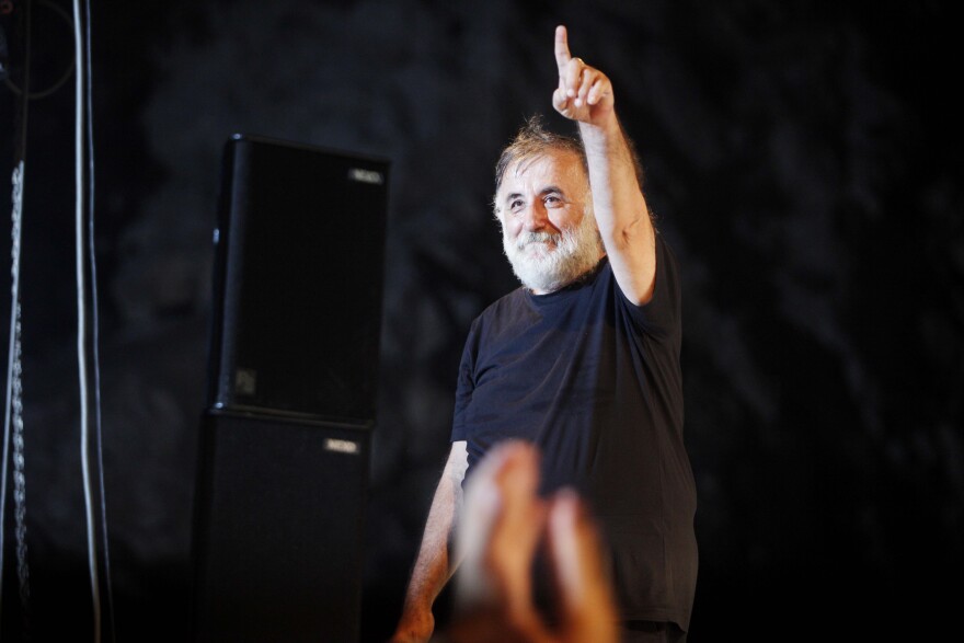 Θάνος Μικρούτσικος, ο επίλογος: Αντίο σε έναν πραγματικά μεγάλο