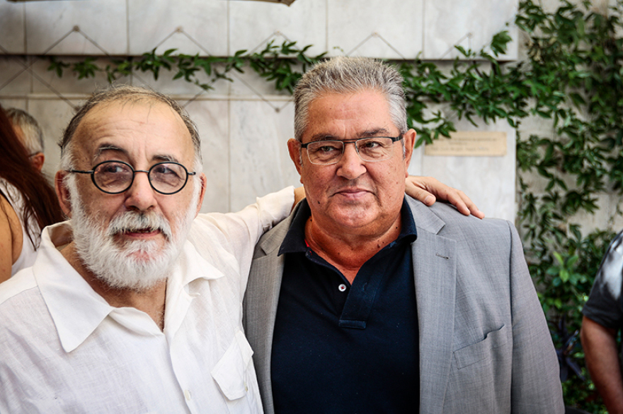 Θάνος Μικρούτσικος: Ένας αμετανόητος μουσικός