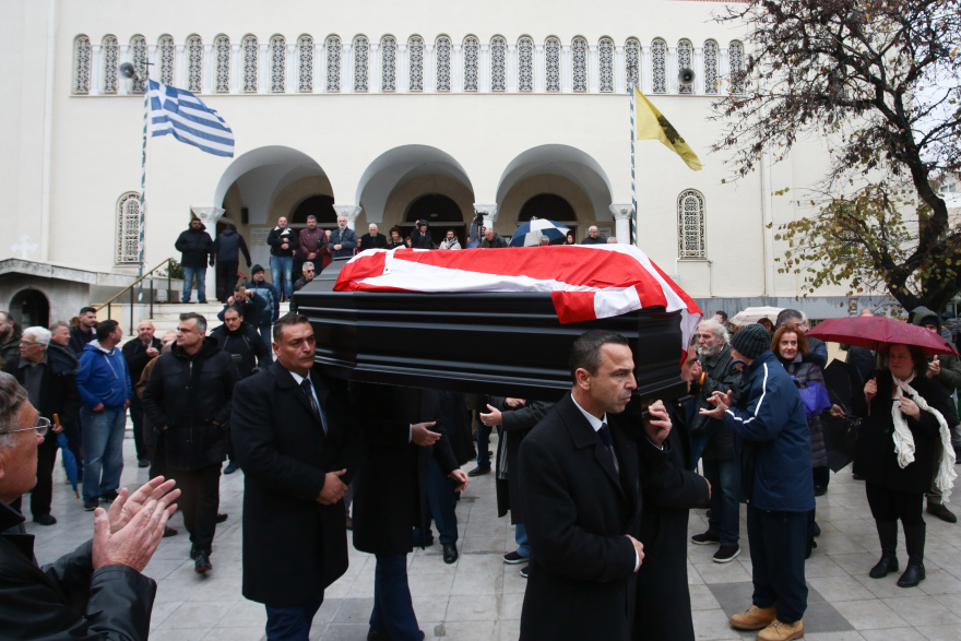 Το τελευταίο αντίο στον θρυλικό ηγέτη του Ολυμπιακού Ηλία Ρωσσίδη