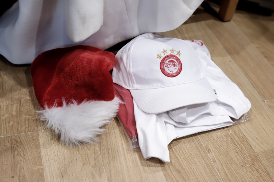 Μοίρασε δώρα στην «Κιβωτό του Κόσμου» ο Ερασιτέχνης Ολυμπιακός