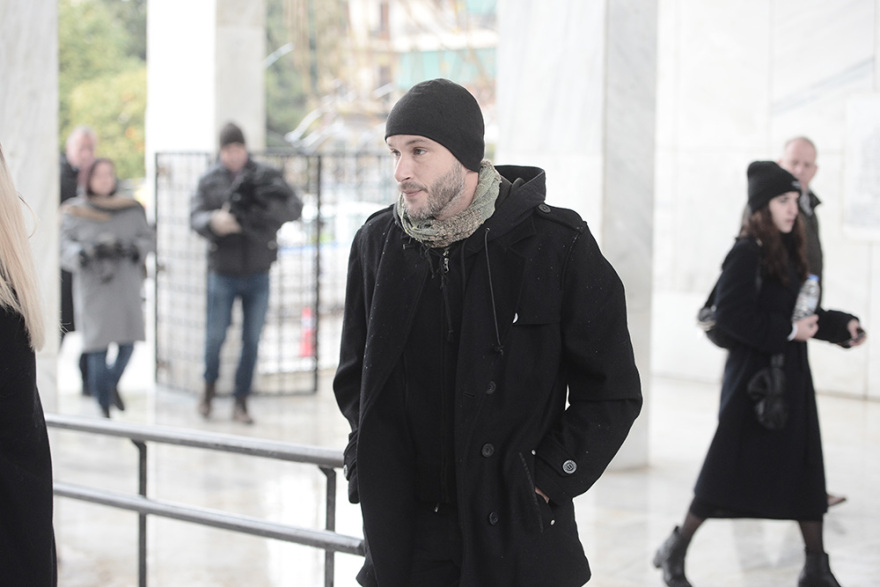 Θάνος Μικρούτσικος: Το τελευταίο αντίο